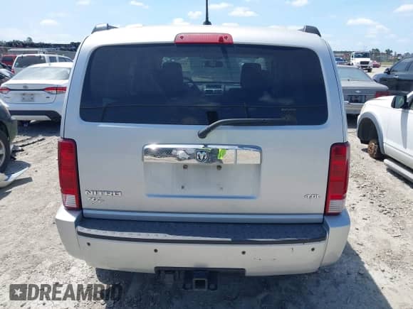 2008 Dodge Nitro R/T с VIN 1D8GT58688W187705, выставлен на аукционе IAAI как лот 42088537 с пробегом 132 538 миль миль и . История ставок и продаж доступна на DreamBid. Изображение 6.