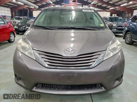 ✅ 2015 Toyota Sienna LE • VIN: 5TDKK3DC6FS583513 • Lot: 94920195. Listed on Copart with 188,720 mi. Free auction sales archive from the USA and detailed vehicle history report at DreamBid. Image 5.