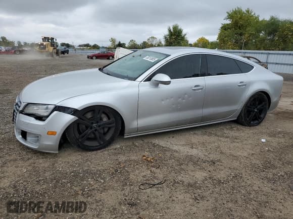 ✅ 2012 Audi A7 • VIN: WAU2GCFC3CN081930 • Лот: 85310805. Опубликован ранее на Copart с пробегом 227 213 миль. Бесплатный доступ к архиву аукционных продаж из США и подробный отчёт об истории автомобиля на DreamBid. Изображение 1.