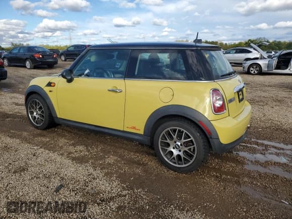 ✅ 2011 MINI Hardtop • VIN: WMWSU3C59BT099891 • Lot: 85599845. Wystawiony na Copart z przebiegiem 93 166 mil. Bezpłatny archiwum sprzedaży aukcyjnych z USA i szczegółowy raport historii pojazdu na DreamBid. Zdjęcie 2.
