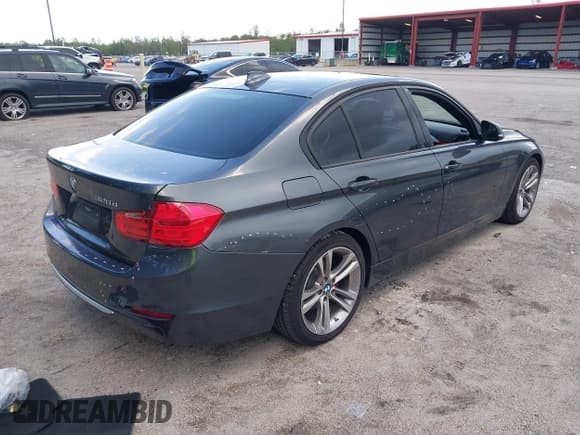 ✅ 2015 BMW 3 Series 328d • VIN: WBA3D3C51FK157847 • Лот: 42916925. Опубликован ранее на IAAI с пробегом 177 749 миль. Бесплатный доступ к архиву аукционных продаж из США и подробный отчёт об истории автомобиля на DreamBid. Изображение 4.