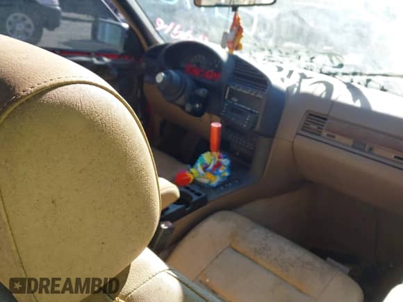 1999 BMW 3 Series 328i с VIN WBABK8331XEY92471, выставлен на аукционе IAAI как лот 43610220 с пробегом Не указан миль и . История ставок и продаж доступна на DreamBid. Изображение 5.