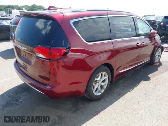 ✅ 2017 Chrysler Pacifica Touring L Plus • VIN: 2C4RC1EG8HR653428 • Lot: 42723826. Listed on IAAI with 73,044 mi. Free auction sales archive from the USA and detailed vehicle history report at DreamBid. Image 4.