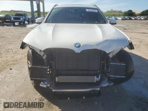 ✅ 2024 BMW X3 M • VIN: 5YM13EC05R9X09527 • Lot: 90107515. Wystawiony na Copart z przebiegiem 12 960 mil. Bezpłatny archiwum sprzedaży aukcyjnych z USA i szczegółowy raport historii pojazdu na DreamBid. Zdjęcie 5.