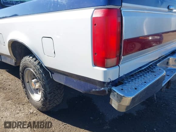 ✅ 1991 Ford F-150 • VIN: 1FTDF15N5MPA90110 • Lot: 41874822. Listed on IAAI with 238,954 mi. Free auction sales archive from the USA and detailed vehicle history report at DreamBid. Image 18.