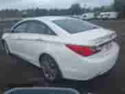 2013 Hyundai Sonata SE z VIN 5NPEC4ACXDH802979, wystawiony jako IAAI lot #43427784 z przebiegiem 106 031 mil mil oraz . Historia ofert i sprzedaży dostępna na DreamBid. Obrazek 3.