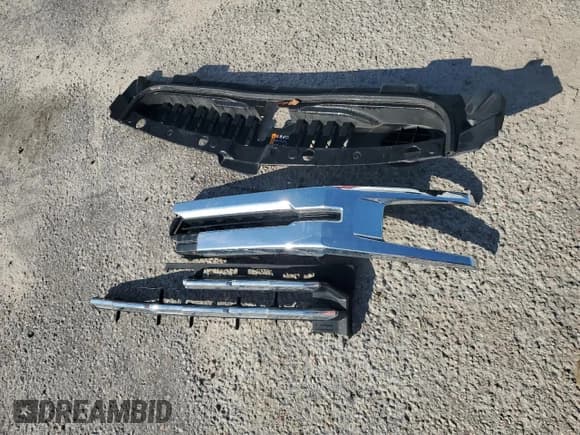 ✅ 2019 Chevrolet Silverado 1500 • VIN: 1GCRWEED1KZ325219 • Лот: 59885885. Опубликован ранее на Copart с пробегом 114 371 миль. Бесплатный доступ к архиву аукционных продаж из США и подробный отчёт об истории автомобиля на DreamBid. Изображение 12.