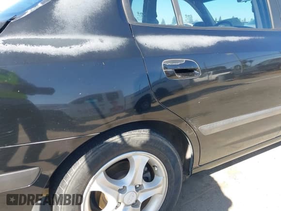 ✅ 2005 Hyundai Elantra GLS • VIN: KMHDN46D75U991942 • Lot: 42207546. Wystawiony na IAAI z przebiegiem 100 858 mil. Bezpłatny archiwum sprzedaży aukcyjnych z USA i szczegółowy raport historii pojazdu na DreamBid. Zdjęcie 18.