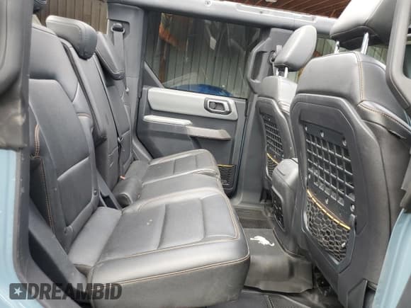 ✅ 2021 Ford Bronco • VIN: 1FMEE5DH0MLA77116 • Lot: 81920585. Wystawiony na Copart z przebiegiem 35 184 mil. Bezpłatny archiwum sprzedaży aukcyjnych z USA i szczegółowy raport historii pojazdu na DreamBid. Zdjęcie 11.