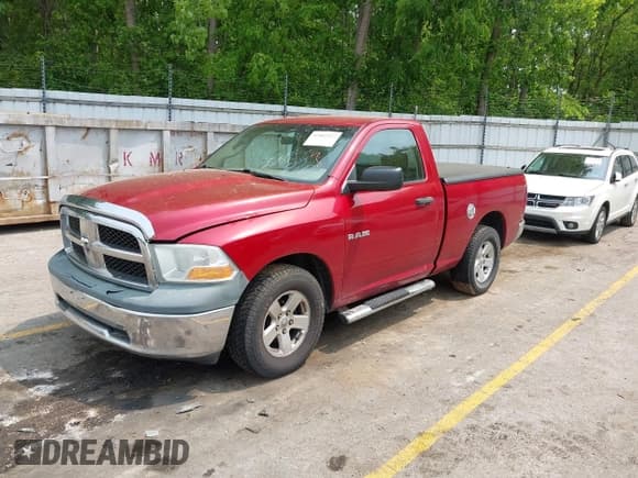 ✅ 2010 Dodge 1500 ST • VIN: 3D7JB1EPXAG111152 • Lot: 42423866. Wystawiony na IAAI z przebiegiem 186 107 mil. Bezpłatny archiwum sprzedaży aukcyjnych z USA i szczegółowy raport historii pojazdu na DreamBid. Zdjęcie 2.