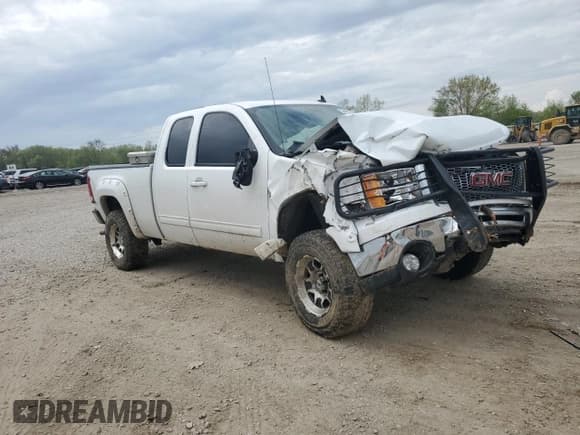 ✅ 2013 GMC Sierra 1500 SLT • VIN: 1GTR2WE73DZ379782 • Lot: 54400225. Listed on Copart with 126,205 mi. Free auction sales archive from the USA and detailed vehicle history report at DreamBid. Image 4.