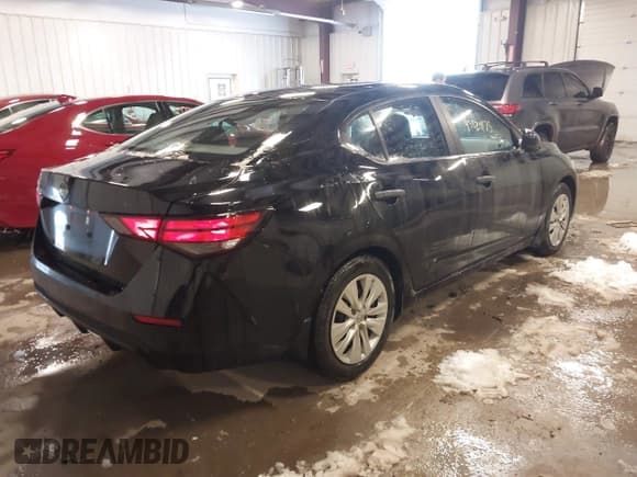 ✅ 2024 Nissan Sentra S • VIN: 3N1AB8BV5RY243332 • Lot: 43829175. Listed on IAAI with 38,971 mi. Free auction sales archive from the USA and detailed vehicle history report at DreamBid. Image 4.