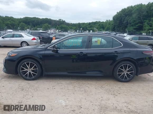 2022 Toyota Camry SE with VIN 4T1G11BK1NU055567, listed as a IAAI auction lot 42808183 with Not provided miles and . Bid and sale history available at DreamBid. Image 13.