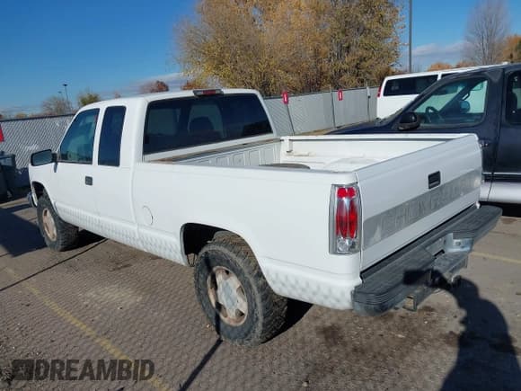 ✅ 1996 Chevrolet Silverado 1500 • VIN: 1GCEK19R2TE124012 • Лот: 43719215. Опубликован ранее на IAAI с пробегом 224 893 миль. Бесплатный доступ к архиву аукционных продаж из США и подробный отчёт об истории автомобиля на DreamBid. Изображение 3.