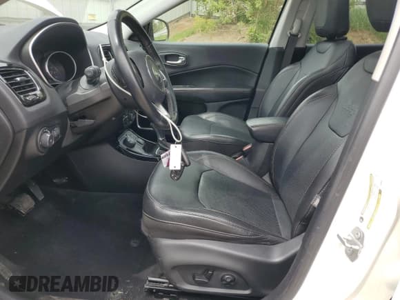 ✅ 2020 Jeep Compass High Altitude • VIN: 3C4NJDCB5LT193843 • Lot: 57392925. Wystawiony na Copart z przebiegiem 45 789 mil. Bezpłatny archiwum sprzedaży aukcyjnych z USA i szczegółowy raport historii pojazdu na DreamBid. Zdjęcie 7.