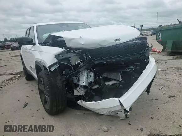 ✅ 2025 Jeep Grand Cherokee Limited • VIN: 1C4RJHBG8SC333450 • Лот: 69494405. Опубликован ранее на Copart с пробегом 2 119 миль. Бесплатный доступ к архиву аукционных продаж из США и подробный отчёт об истории автомобиля на DreamBid. Изображение 14.