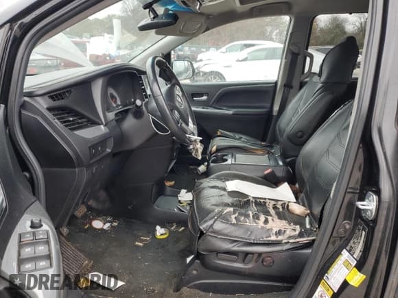 ✅ 2015 Toyota Sienna SE • VIN: 5TDXK3DC1FS532474 • Lot: 91856905. Listed on Copart with 215,019 mi. Free auction sales archive from the USA and detailed vehicle history report at DreamBid. Image 7.