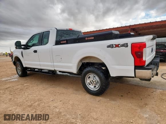✅ 2017 Ford F-250 XL • VIN: 1FT7X2B69HEE65222 • Lot: 91474865. Listed on Copart with 144,374 mi. Free auction sales archive from the USA and detailed vehicle history report at DreamBid. Image 2.