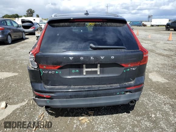 ✅ 2018 Volvo XC60 Momentum • VIN: LYVA22RK2JB078752 • Лот: 56593385. Опубликован ранее на Copart с пробегом 50 890 миль. Бесплатный доступ к архиву аукционных продаж из США и подробный отчёт об истории автомобиля на DreamBid. Изображение 6.