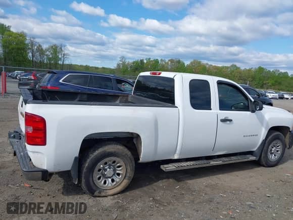 2012 Chevrolet Silverado 1500 Work Truck z VIN 1GCRCPEX2CZ346371, wystawiony jako IAAI lot #42046574 z przebiegiem 121 302 mil mil oraz . Historia ofert i sprzedaży dostępna na DreamBid. Obrazek 14.