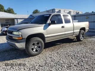 ✅ 2002 Chevrolet Silverado 1500 • VIN: 2GCEK19V821416079 • Lot: 83823014. Wystawiony na Copart z przebiegiem 180 663 mil mil. Skorzystaj z bezpłatnego archiwum sprzedaży aukcyjnych z USA i zobacz szczegółowy raport historii pojazdu na DreamBid. Zdjęcie 1.