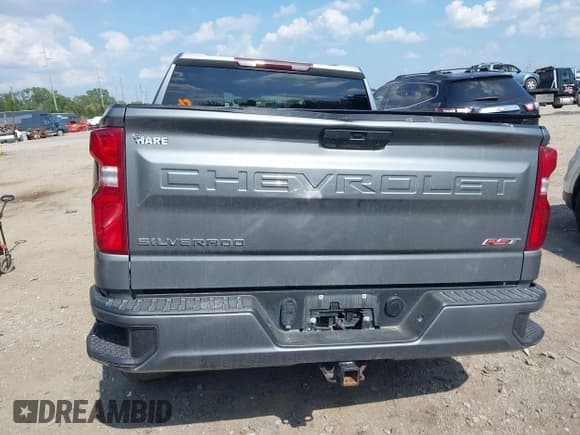 ✅ 2020 Chevrolet Silverado 1500 RST • VIN: 3GCUYEET0LG419931 • Lot: 42965947. Wystawiony na IAAI z przebiegiem 104 149 mil. Bezpłatny archiwum sprzedaży aukcyjnych z USA i szczegółowy raport historii pojazdu na DreamBid. Zdjęcie 17.