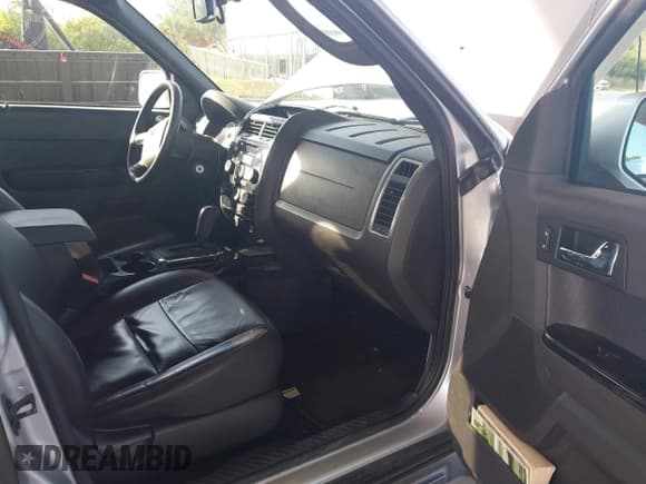 ✅ 2012 Ford Escape Limited • VIN: 1FMCU0EG4CKA92032 • Lot: 43923033. Wystawiony na IAAI z przebiegiem 167 429 mil. Bezpłatny archiwum sprzedaży aukcyjnych z USA i szczegółowy raport historii pojazdu na DreamBid. Zdjęcie 5.