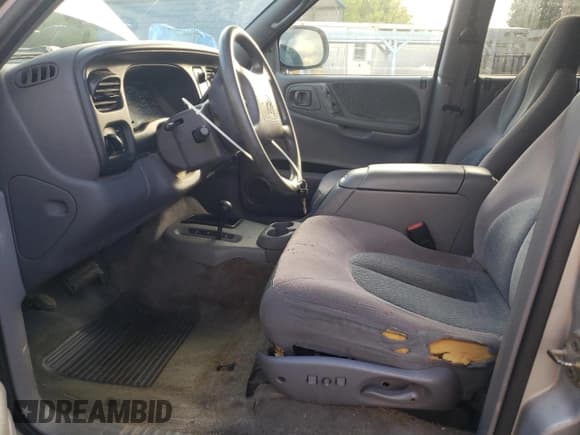 ✅ 2000 Dodge Durango • VIN: 1B4HS28N3YF101693 • Lot: 62966245. Wystawiony na Copart z przebiegiem 146 453 mil. Bezpłatny archiwum sprzedaży aukcyjnych z USA i szczegółowy raport historii pojazdu na DreamBid. Zdjęcie 7.