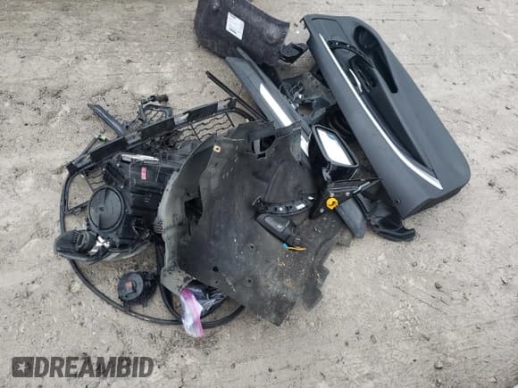 ✅ 2015 BMW 4 Series 428i xDrive • VIN: WBA3T1C52FP819767 • Lot: 82695004. Listed on Copart with 71,648 mi. Free auction sales archive from the USA and detailed vehicle history report at DreamBid. Image 12.