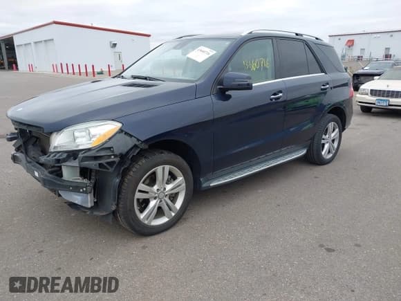 ✅ 2015 Mercedes-Benz M 350 • VIN: 4JGDA5HB9FA500335 • Lot: 43660716. Wystawiony na IAAI z przebiegiem 113 978 mil. Bezpłatny archiwum sprzedaży aukcyjnych z USA i szczegółowy raport historii pojazdu na DreamBid. Zdjęcie 2.