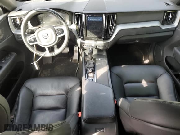 ✅ 2018 Volvo XC60 Momentum • VIN: YV4A22RK9J1047048 • Лот: 62816275. Опубликован ранее на Copart с пробегом 70 756 миль. Бесплатный доступ к архиву аукционных продаж из США и подробный отчёт об истории автомобиля на DreamBid. Изображение 8.