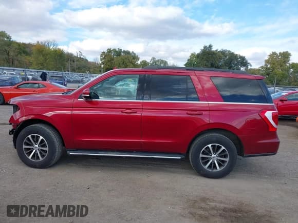 ✅ 2019 Ford Expedition XLT • VIN: 1FMJU1JT9KEA33569 • Lot: 43599809. Listed on IAAI with 56,799 mi. Free auction sales archive from the USA and detailed vehicle history report at DreamBid. Image 15.