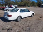 ✅ 1994 Toyota Camry LE • VIN: 4T1SK12E3RU357935 • Lot: 43500149. Wystawiony na IAAI z przebiegiem 239 841 mil. Bezpłatny archiwum sprzedaży aukcyjnych z USA i szczegółowy raport historii pojazdu na DreamBid. Zdjęcie 4.