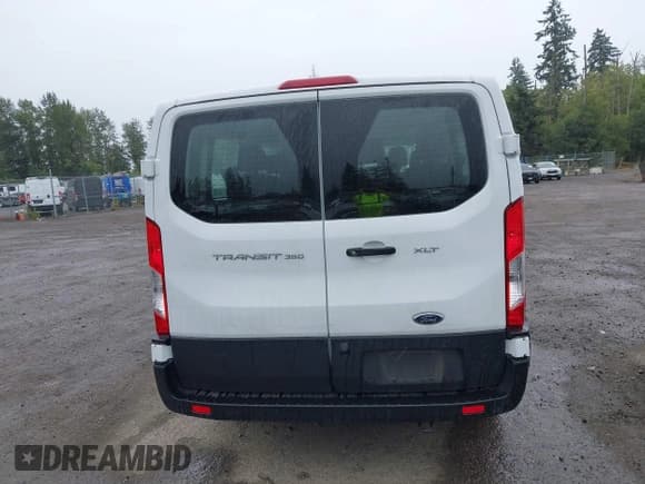 ✅ 2025 Ford Transit Passenger XL • VIN: 1FBAX2Y84SKA50207 • Lot: 43013050. Wystawiony na IAAI z przebiegiem 8 796 mil. Bezpłatny archiwum sprzedaży aukcyjnych z USA i szczegółowy raport historii pojazdu na DreamBid. Zdjęcie 16.