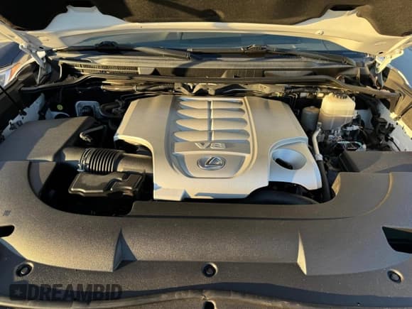 ✅ 2016 Lexus LX 570 • VIN: JTJHY7AX5G4195660 • Lot: 82118174. Listed on Copart with 89,629 mi. Free auction sales archive from the USA and detailed vehicle history report at DreamBid. Image 7.