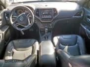 ✅ 2021 Jeep Cherokee Latitude Lux • VIN: 1C4PJLMX4MD192199 • Лот: 90848655. Опубликован ранее на Copart с пробегом 90 715 миль. Бесплатный доступ к архиву аукционных продаж из США и подробный отчёт об истории автомобиля на DreamBid. Изображение 8.