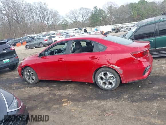 ✅ 2020 Kia Forte LXS • VIN: 3KPF24AD2LE252227 • Lot: 41555563. Wystawiony na IAAI z przebiegiem 78 201 mil. Bezpłatny archiwum sprzedaży aukcyjnych z USA i szczegółowy raport historii pojazdu na DreamBid. Zdjęcie 13.