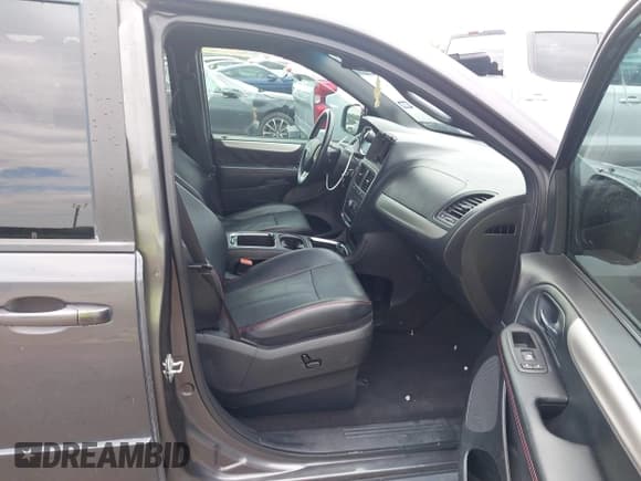 ✅ 2016 Dodge Grand Caravan R/T • VIN: 2C4RDGEG5GR310395 • Лот: 43056800. Опубликован ранее на IAAI с пробегом 153 384 миль. Бесплатный доступ к архиву аукционных продаж из США и подробный отчёт об истории автомобиля на DreamBid. Изображение 5.