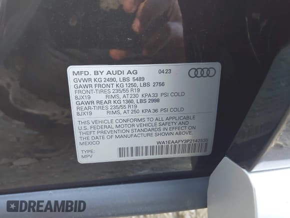 ✅ 2023 Audi Q5 S line Premium Plus • VIN: WA1EAAFY3P2142535 • Lot: 43327484. Wystawiony na IAAI z przebiegiem 14 845 mil. Bezpłatny archiwum sprzedaży aukcyjnych z USA i szczegółowy raport historii pojazdu na DreamBid. Zdjęcie 9.