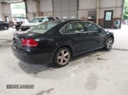 ✅ 2013 Volkswagen Passat SE • VIN: 1VWBH7A35DC134295 • Лот: 42358750. Опубликован ранее на IAAI с пробегом 144 732 миль. Бесплатный доступ к архиву аукционных продаж из США и подробный отчёт об истории автомобиля на DreamBid. Изображение 4.