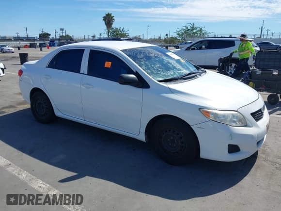 ✅ 2009 Toyota Corolla • VIN: JTDBL40E199032094 • Lot: 43346688. Wystawiony na IAAI z przebiegiem 264 863 mil. Bezpłatny archiwum sprzedaży aukcyjnych z USA i szczegółowy raport historii pojazdu na DreamBid. Zdjęcie 1.