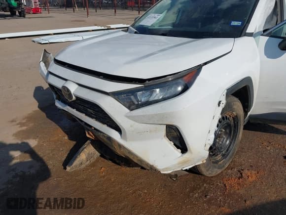 ✅ 2021 Toyota RAV4 LE • VIN: 2T3H1RFV1MW155391 • Lot: 43133561. Wystawiony na IAAI z przebiegiem 168 454 mil. Bezpłatny archiwum sprzedaży aukcyjnych z USA i szczegółowy raport historii pojazdu na DreamBid. Zdjęcie 6.