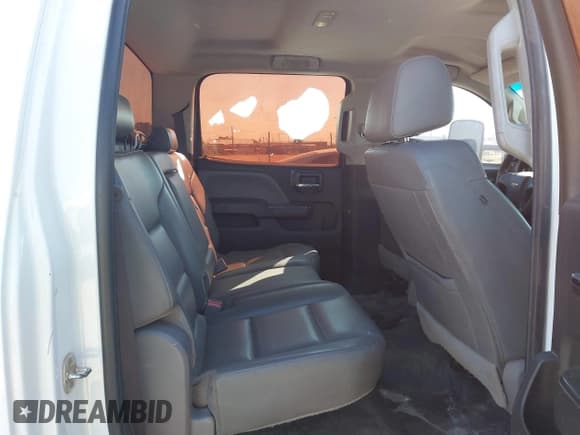 ✅ 2017 Chevrolet Silverado 2500HD Work Truck • VIN: 1GC1KUEG5HF217368 • Lot: 43271780. Wystawiony na IAAI z przebiegiem 282 397 mil. Bezpłatny archiwum sprzedaży aukcyjnych z USA i szczegółowy raport historii pojazdu na DreamBid. Zdjęcie 7.