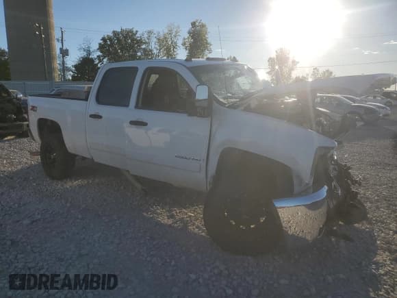 ✅ 2007 Chevrolet Silverado 2500HD 1LT • VIN: 1GCHK23K97F507492 • Лот: 82319905. Опубликован ранее на Copart с пробегом Не указан. Бесплатный доступ к архиву аукционных продаж из США и подробный отчёт об истории автомобиля на DreamBid. Изображение 4.