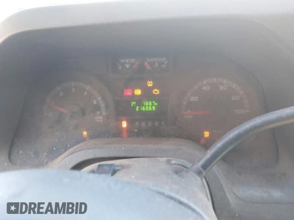 ✅ 2014 Ford Econoline Cargo Commercial • VIN: 1FTNE2EWXEDA15637 • Lot: 43774335. Wystawiony na IAAI z przebiegiem 216 069 mil. Bezpłatny archiwum sprzedaży aukcyjnych z USA i szczegółowy raport historii pojazdu na DreamBid. Zdjęcie 7.