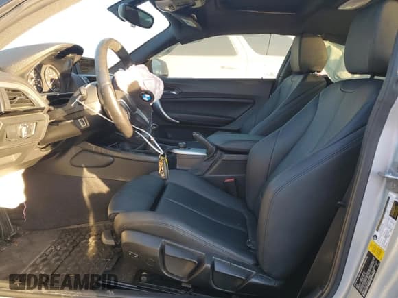 ✅ 2016 BMW 2 Series 228i • VIN: WBA1F5C57GV343907 • Lot: 70606704. Wystawiony na Copart z przebiegiem 107 211 mil. Bezpłatny archiwum sprzedaży aukcyjnych z USA i szczegółowy raport historii pojazdu na DreamBid. Zdjęcie 7.