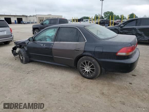 2001 Honda Accord EX z VIN 1HGCG56641A148327, wystawiony jako Copart lot #56532165 z przebiegiem 219 127 mil mil oraz Czysty tytuł • Clean title. Historia ofert i sprzedaży dostępna na DreamBid. Obrazek 2.