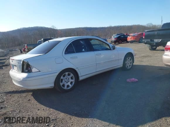 ✅ 2006 Mercedes-Benz C 280 Luxury • VIN: WDBRF92J06F755914 • Lot: 41886528. Wystawiony na IAAI z przebiegiem 182 423 mil. Bezpłatny archiwum sprzedaży aukcyjnych z USA i szczegółowy raport historii pojazdu na DreamBid. Zdjęcie 4.