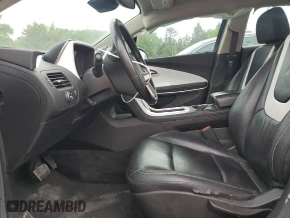 2013 Chevrolet Volt z VIN 1G1RD6E44DU112379, wystawiony jako Copart lot #55768104 z przebiegiem 134 419 mil mil oraz Szkoda całkowita • Salvage title. Historia ofert i sprzedaży dostępna na DreamBid. Obrazek 7.