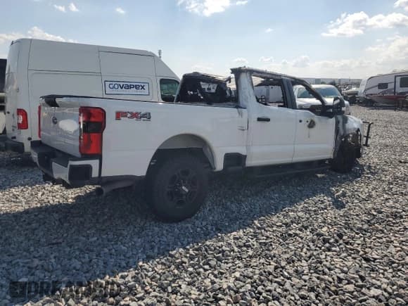 ✅ 2023 Ford F-250 XL • VIN: 1FT8W2BN2PED18091 • Lot: 87486195. Wystawiony na Copart z przebiegiem Nie podano. Bezpłatny archiwum sprzedaży aukcyjnych z USA i szczegółowy raport historii pojazdu na DreamBid. Zdjęcie 3.